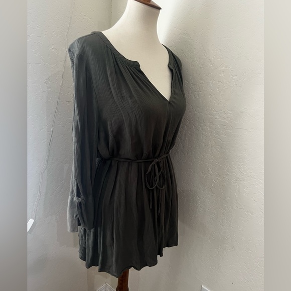 NWOT Motherhood maternity olive green 3/4 sleeve top size large - Picture 6 of 7